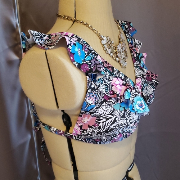 Bikini Top 👙 - Picture 4 of 11